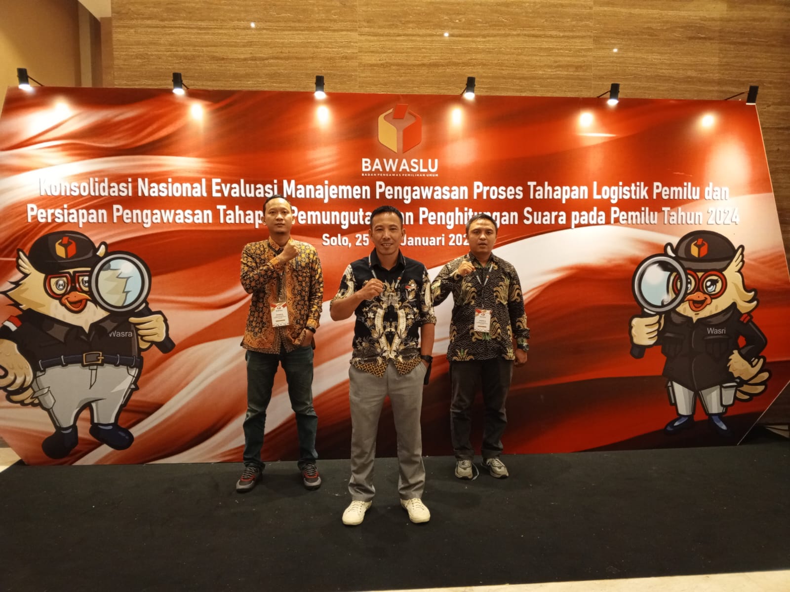 Heru Sando, A.Md., beserta Staf teknis Mengikuti Konsolidasi Nasional Evaluasi Manajemen Pengawasan Proses Tahapan Logistic Pemilu dan Persiapan Pengawasan Tahapan Pemungutan dan Penghitungan Suara Pada Pemilu Tahun 202