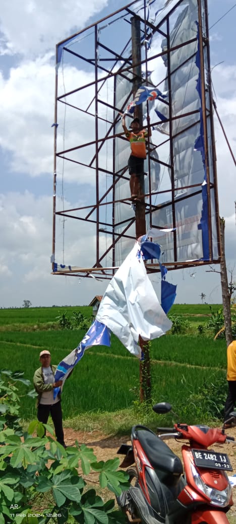 BAWASLU LAMPUNG TENGAH TERTIBKAN ALAT PERAGA KAMPANYE   PEMILU SERENTAK DI 28 KECAMATAN SE-KABUPATEN LAMPUNG TENGAH