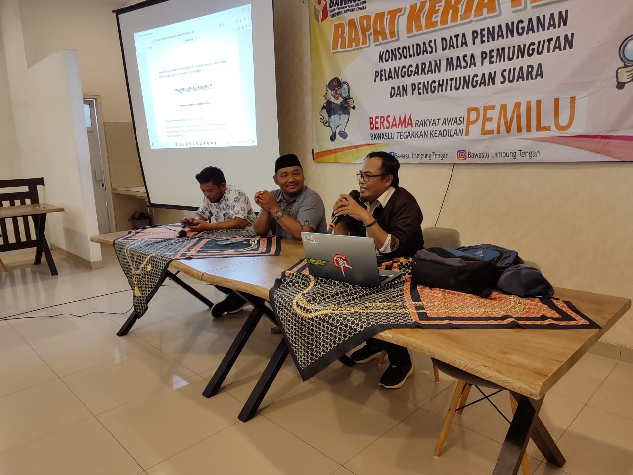 Bawaslu Lampung Tengah adakan Rapat Kerja Teknis Konsolidasi Data Penanganan Pelanggaran Masa Pemungutan dan Penghitungan Suara