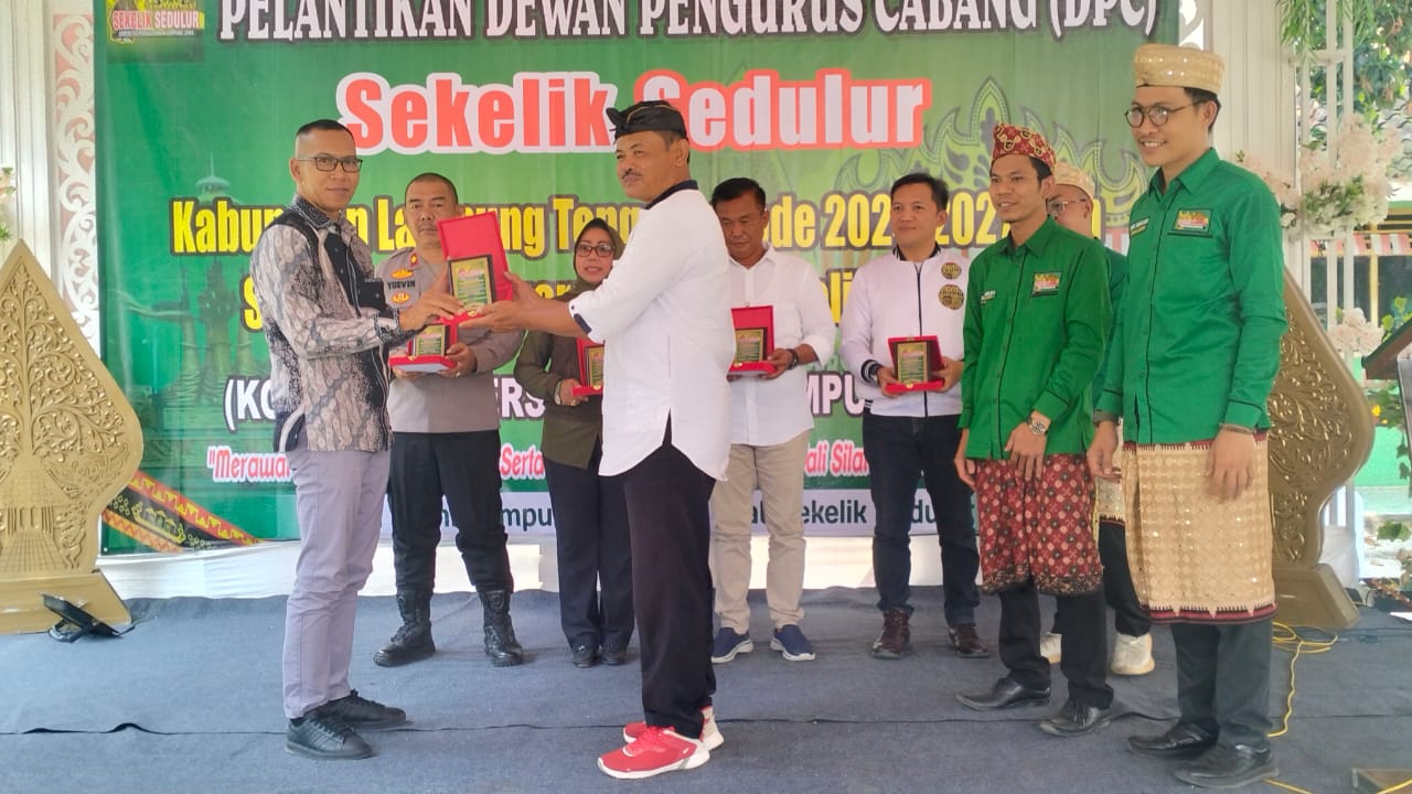Ketua Bawaslu Lampung Tengah hadiri Pelantikan Sekelik Sedulur