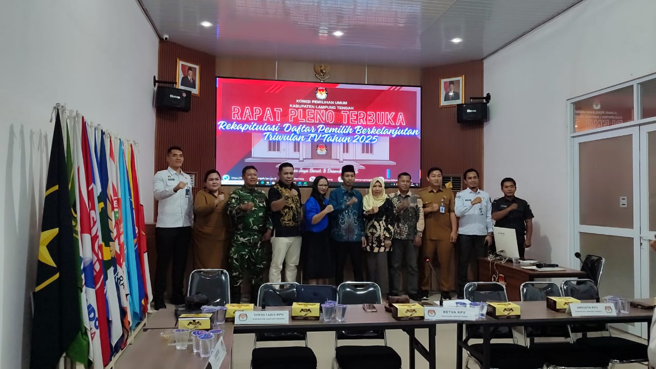 Bawaslu Lampung Tengah Hadiri Rapat Pleno Terbuka Rekapitulasi Pemutakhiran Data Pemilih Berkelanjutan Triwulan IV Tahun 2025
