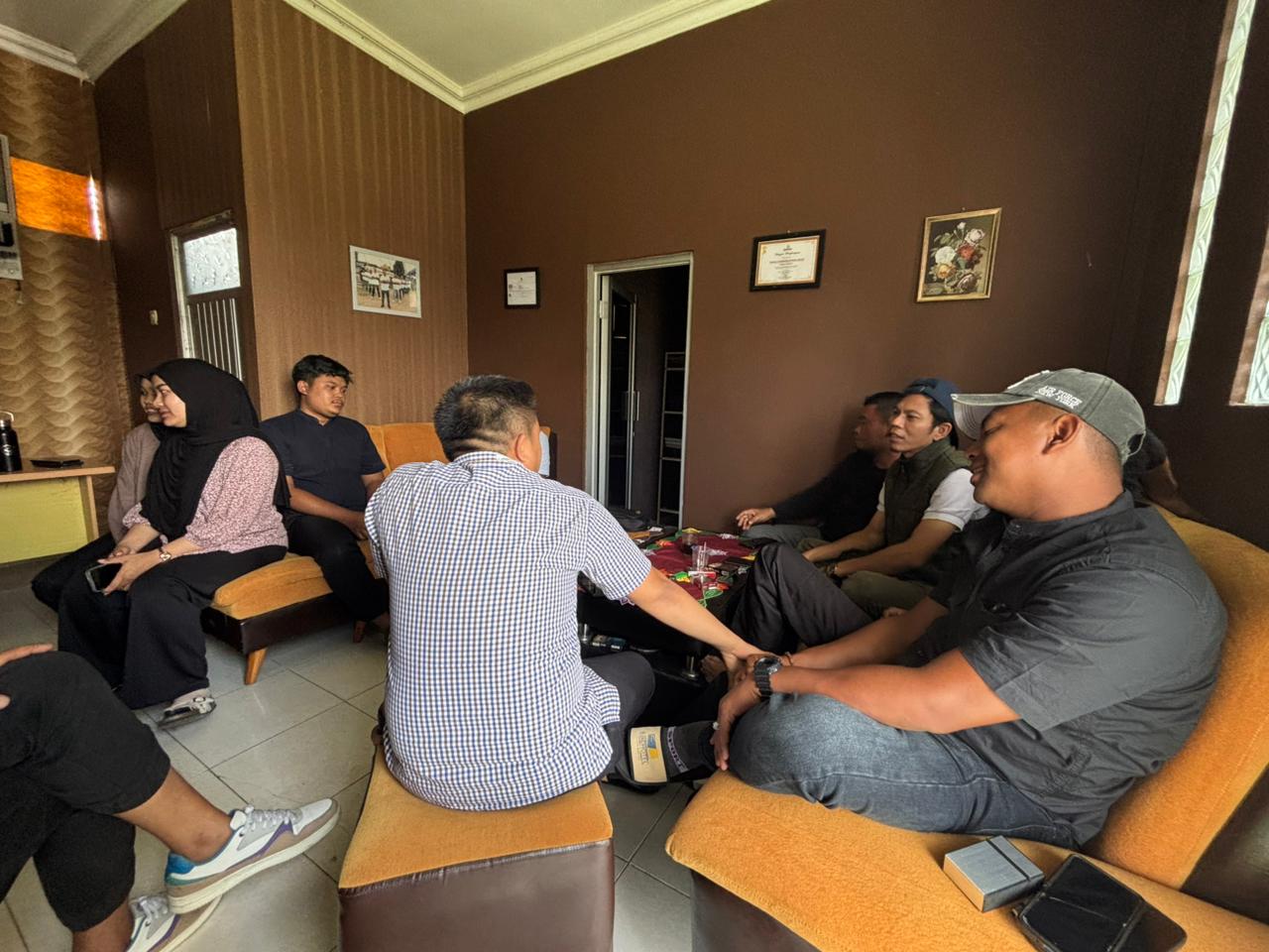 Bawaslu Lampung Tengah Dalami PKPU PAW Melalui Kajian Hukum