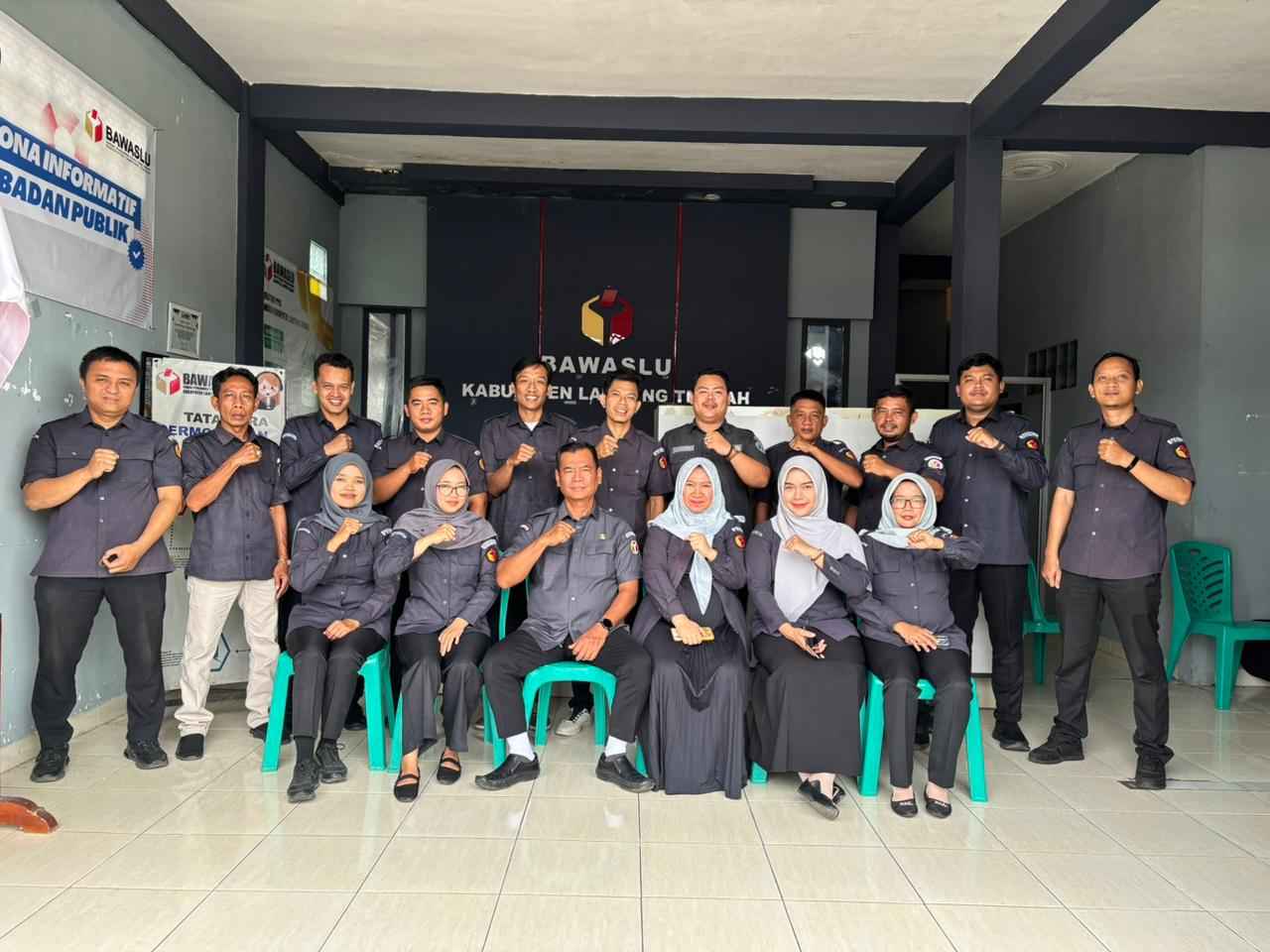 Bawaslu Lampung Tengah Laksanakan Apel Rutin Perdana Tahun 2026
