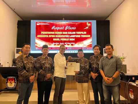 Bawaslu Kabupaten Lampung Tengah hadiri Rapat Pleno Penetapan Kursi dan Calon Terpilih Anggota DPRD Kabupaten Lampung Tengah Hasil Pemilu Tahun 2024