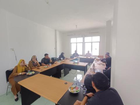 Bawaslu Lampung Tengah adakan rapat rutin