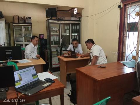 BAWASLU LAMPUNG TENGAH LAKSANAKAN UJI PETIK DATA PEMILIH BERKELANJUTAN DI KAMPUNG BANGUN REJO