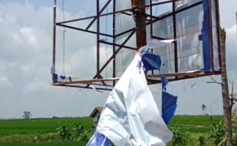 BAWASLU LAMPUNG TENGAH TERTIBKAN ALAT PERAGA KAMPANYE   PEMILU SERENTAK DI 28 KECAMATAN SE-KABUPATEN LAMPUNG TENGAH