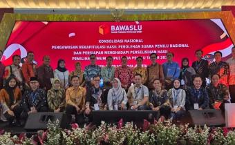 BAWASLU LAMPUNG TENGAH HADIRI KONSOLIDASI NASIONAL PENGAWASAN REKAPITULASI HASIL PEROLEHAN SUARA PEMILU NASIONAL DAN PERSIAPAN MENGHADAPI PERSELISIHAN HASIL PEMILIHAN UMUM 2024