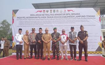 Bawaslu Lampung Tengah hadiri kegiatan Apel Ikrar Netralitas Aparatur Sipil Negara (ASN) di Lapangan Merdeka Gunung Sugih