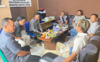 Menuju Bawaslu Informatif: Lampung Tengah Dapat Pendampingan Jelang Wawancara Monev