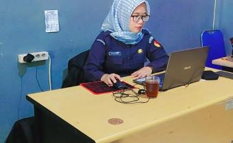 Staf Sekretariat Bawaslu Kabupaten Lampung Tengah secara aktif melakukan pengisian Sasaran Kinerja Pegawai (SKP) tahun berjalan