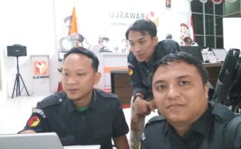 Bawaslu Lampung Tengah, menyusun laporan kegiatan PENGUATAN KELEMBAGAAN PENGAWAS PEMILU BERSAMA MITRA KERJA DI TINGKAT DAERAH