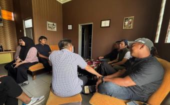 Bawaslu Lampung Tengah Dalami PKPU PAW Melalui Kajian Hukum